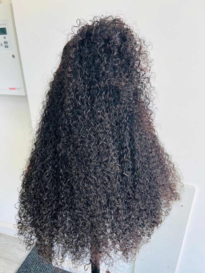 22 inches pixie curls with 6 by 8 closure - Image 2